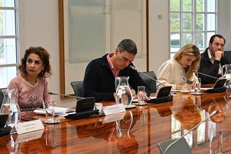 El presidente del Gobierno, Pedro Sánchez, durante la reunión del Comité de crisis de la DANA