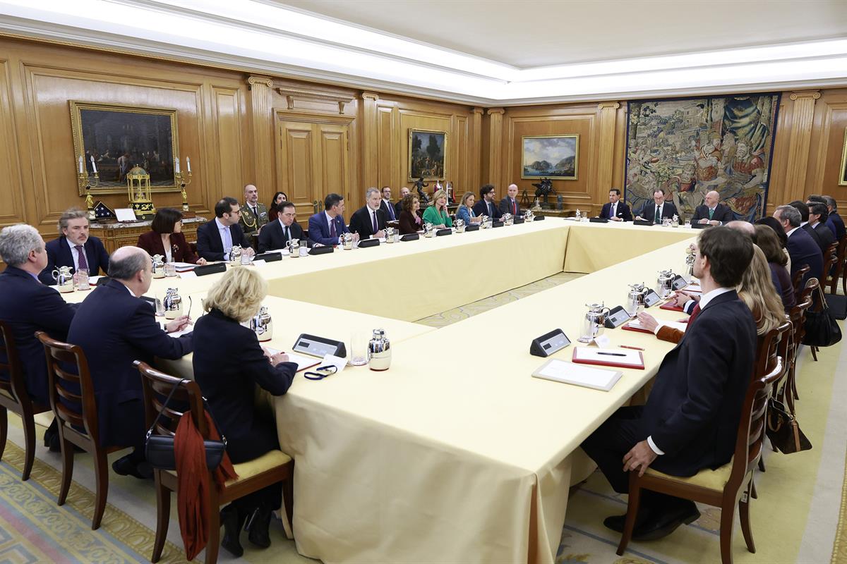 17/12/2024. El presidente del Gobierno participa en la 35ª reunión ordinaria del Patronato de la Fundación Carolina. El presidente del Gobie...