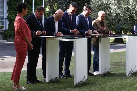 18/09/2024. Pedro S&#225;nchez preside la firma del nuevo acuerdo con los agentes sociales. El presidente del Gobierno , Pedro Sanchez, durante l...