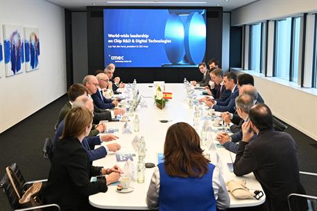 18/10/2024. Pedro Sánchez visita la sede de IMEC junto al primer ministro belga. El presidente del Gobierno, Pedro Sánchez, y el primer mini...