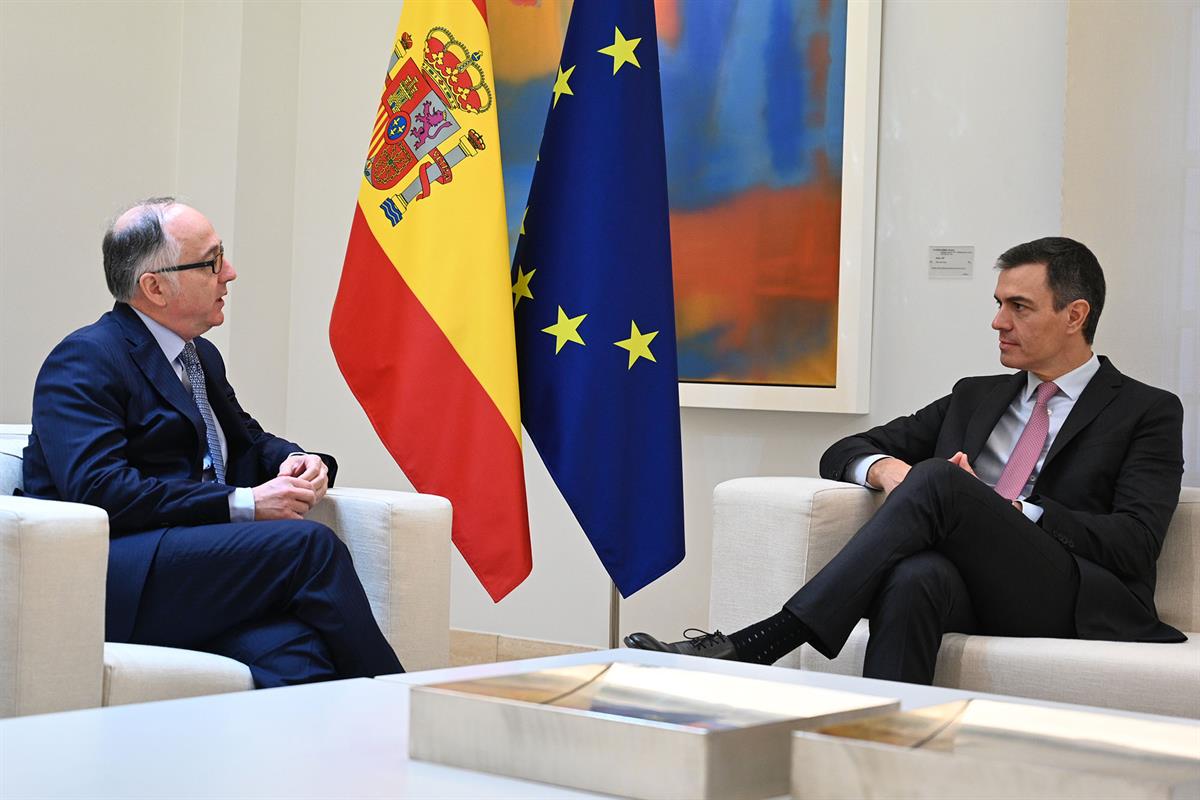 19/01/2024. Encuentro del presidente del Gobierno con el consejero delegado de International Airlines Group (IAG), Luis Gallego en Moncloa.....