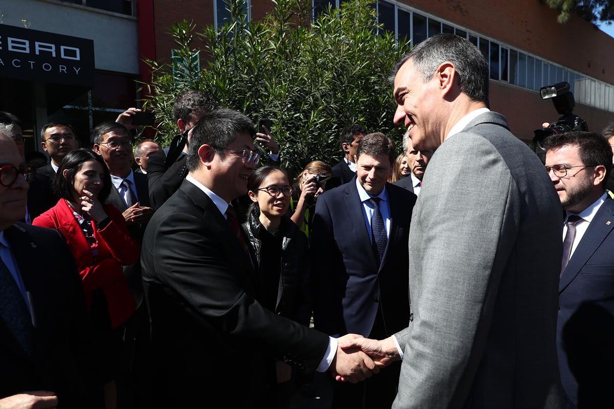 19/04/2024. Pedro Sánchez visita Ebro Factory en Barcelona. El presidente del Gobierno, Pedro Sánchez, a su llegada a la planta Ebro Factory...