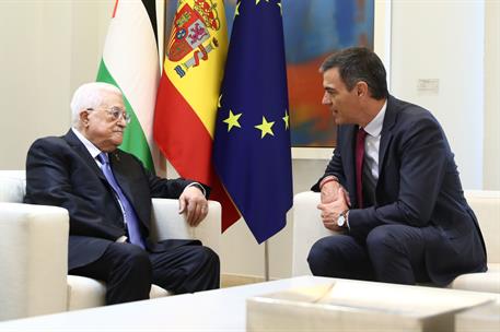 19/09/2024. Sánchez recibe presidente palestina. El presidente del Gobierno, Pedro Sánchez, conversa con el presidente del Estado de Palestina.