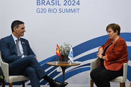 19/11/2024. El presidente del Gobierno asiste a la Cumbre del G20. El presidente del Gobierno, Pedro S&#225;nchez, conversa con la directora Gere...