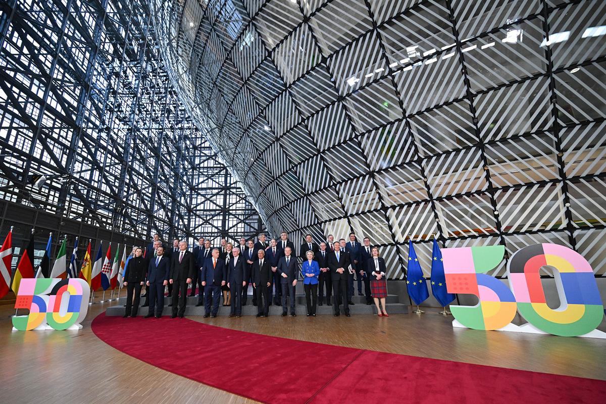 19/12/2024. Pedro Sánchez participa en la reunión del Consejo Europeo. Foto de familia del Consejo Europeo.