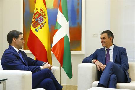 20/09/2024. Pedro Sánchez se reúne con el lehendakari Imanol Pradales. El presidente del Gobierno, Pedro Sánchez, durante su reunión con el ...