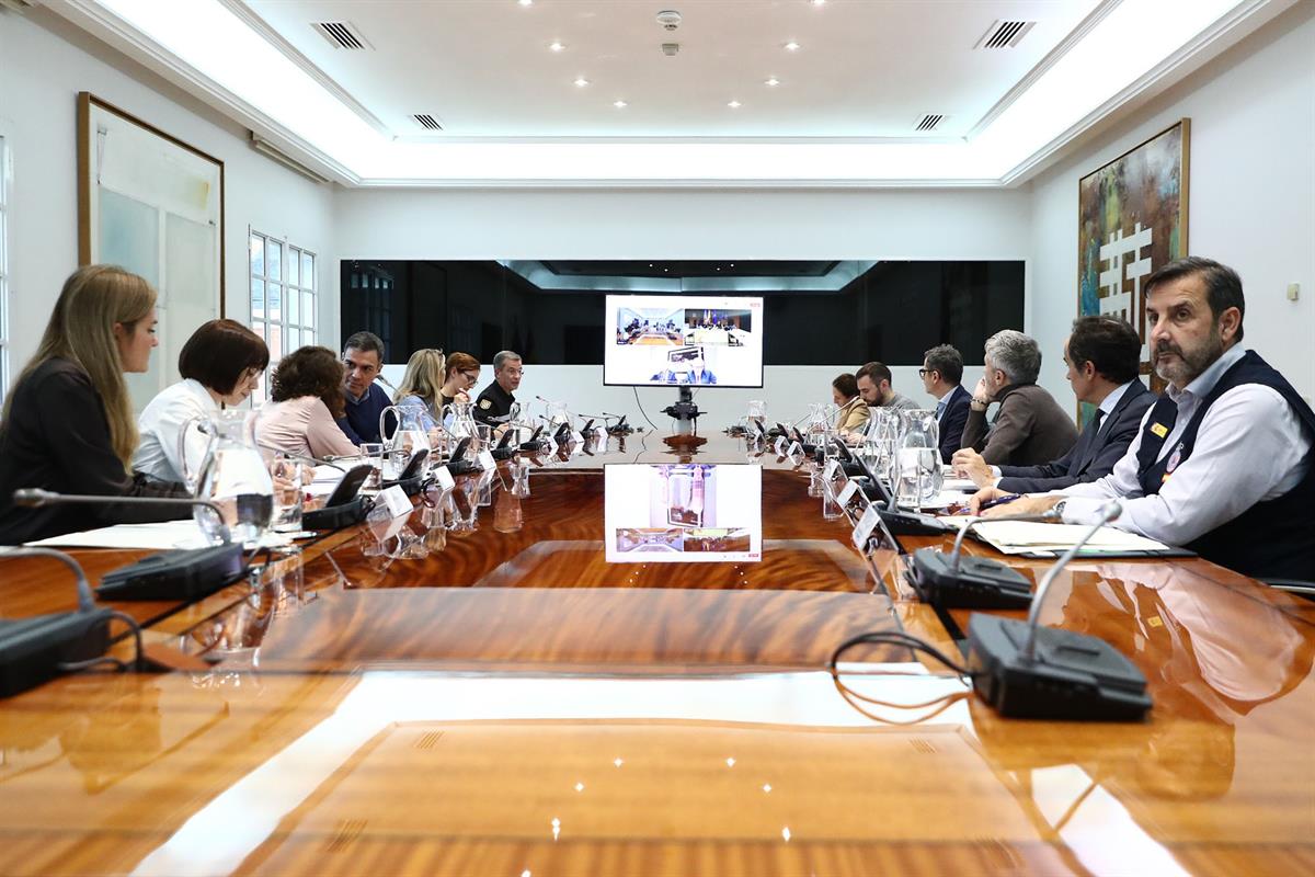 20/11/2024. Pedro Sánchez preside la reunión del Comité de crisis para el seguimiento de los efectos de la DANA. Pedro Sánchez preside la re...