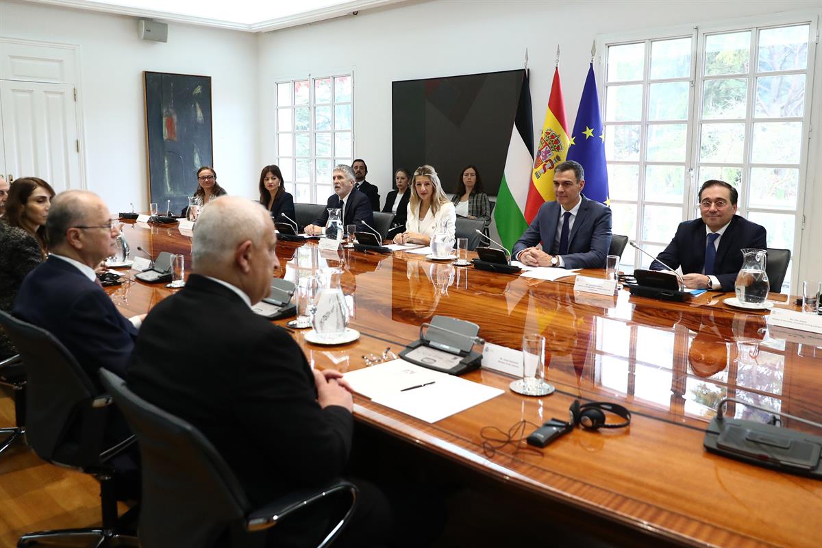 21/11/2024. Pedro Sánchez preside, junto al primer ministro de Palestina, la I Reunión Intergubernamental España - Palestina. El presidente ...