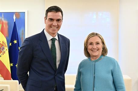 22/01/2024. Sánchez mantiene un encuentro con la exsecretaria de Estado de Estados Unidos Hillary Rodham Clinton. El presidente del Gobierno...