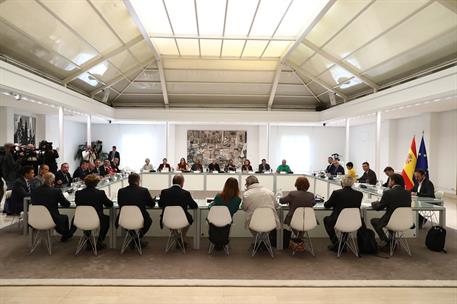 22/10/2024. Pedro Sánchez meets with representatives of the housing sector. The President of the Government of Spain, Pedro Sánchez, and the...