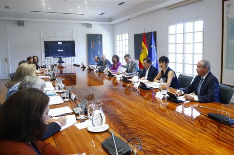 23/07/2024. PS y Patronato Memoria de las Víctimas del Terrorismo. El presidente del Gobierno, Pedro Sánchez, se reúne con representantes de...