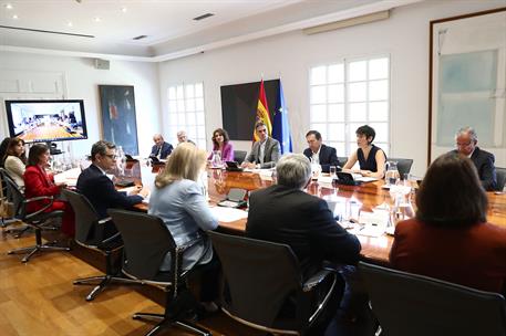 Image 3 of article El presidente del Gobierno se reúne con representantes del Patronato de la Fundación Centro para la Memoria de las Víctimas del Terrorismo