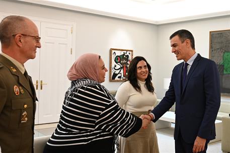 24/10/2024. Pedro Sánchez mantiene un encuentro con representantes de la labor de la ONU. El presidente del Gobierno, Pedro Sánchez, recibe ...