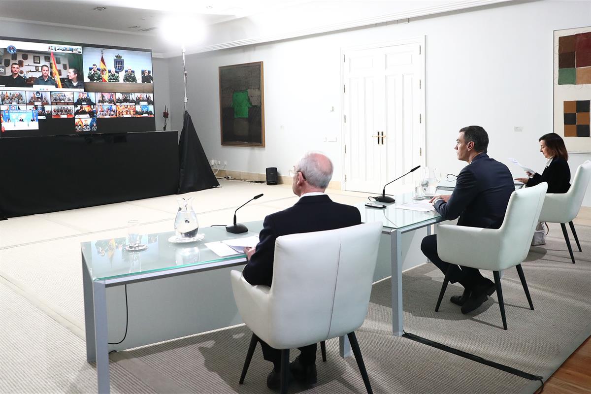 24/12/2024. Pedro Sánchez mantiene una videoconferencia con las tropas españolas en el exterior. El presidente del Gobierno, Pedro Sánchez, ...