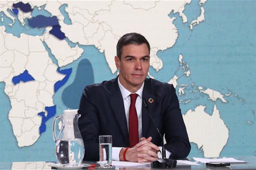 Pedro Sánchez en la videoconferencia con los militares españoles en el exterior. 