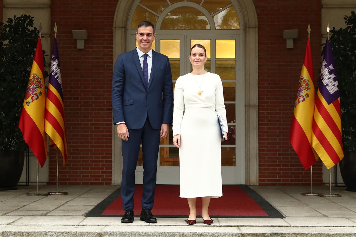 25/10/2024. Pedro Sánchez receives the presidents of Balearic Islands and Extremadura. The President of the Government of Spain, Pedro Sánch...