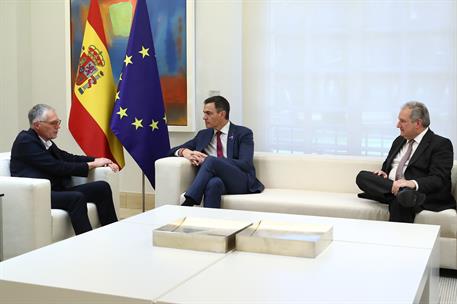 Carlos Tavares, Pedro Sánchez y Jordi Hereu