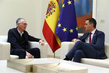 25/11/2024. Pedro Sánchez mantiene un encuentro con el consejero delegado de Stellantis, Carlos Tavares. El consejero delegado de Stellantis...