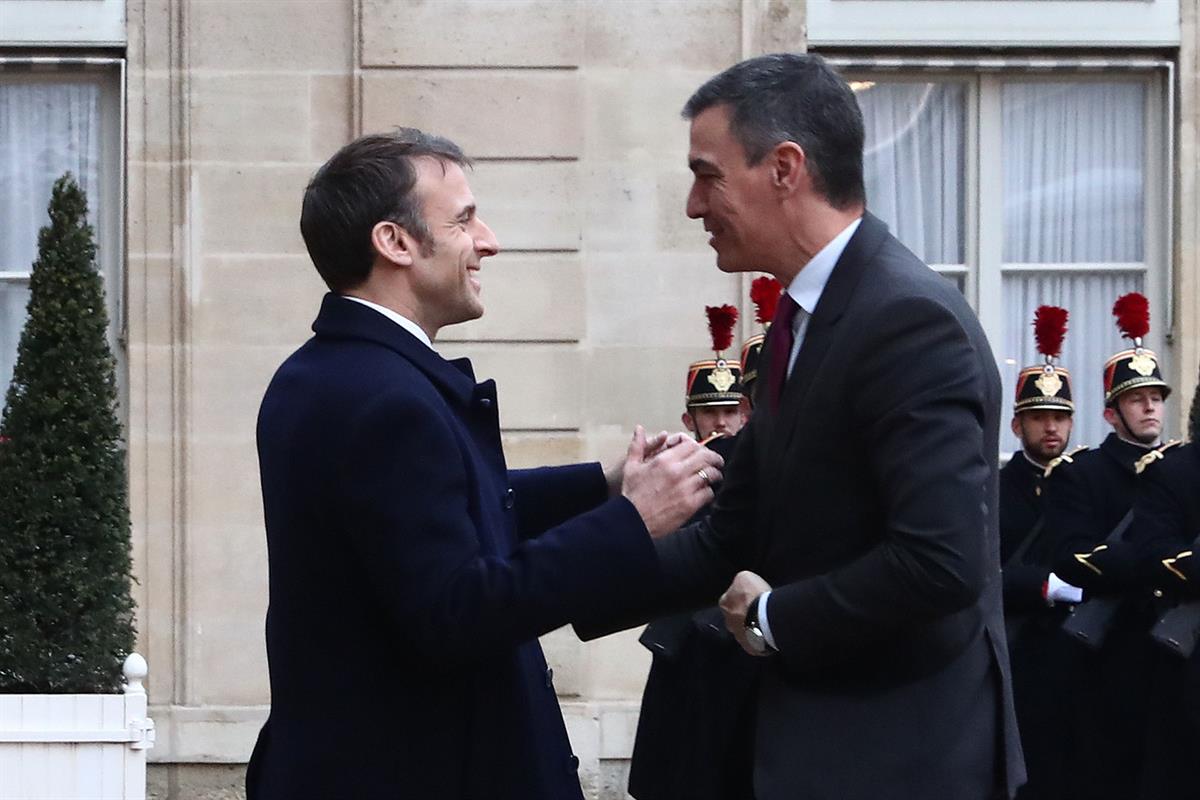 26/02/2024. Pedro Sánchez particpa en la Reunión de Alto Nivel sobre Ucrania. El presidente del Gobierno, Pedro Sánchez, y el presidente de ...