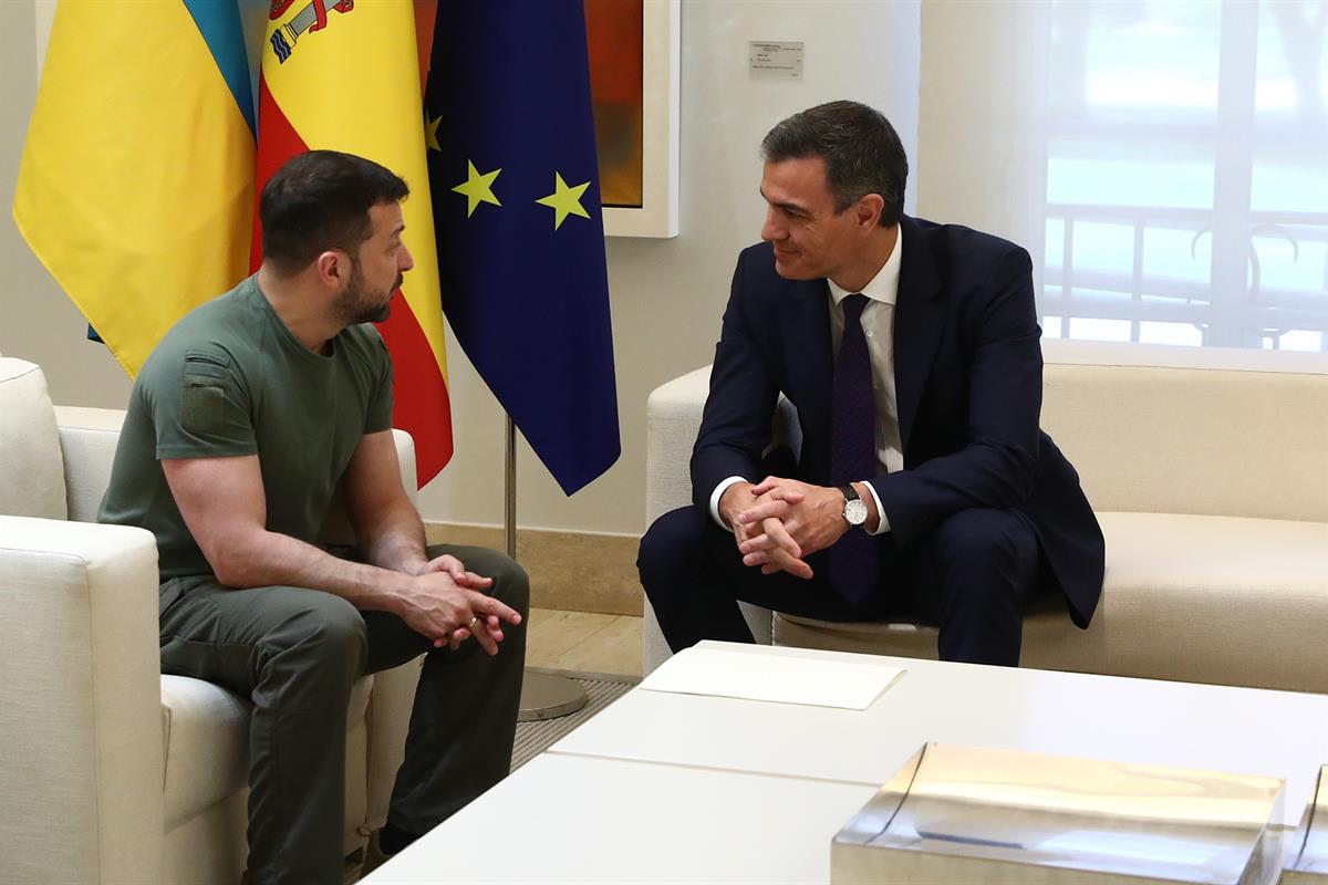 27/05/2024. Pedro Sánchez recibe al presidente de Ucrania, Volodimir Zelenski. El presidente del Gobierno, Pedro Sánchez, y el presidente de...