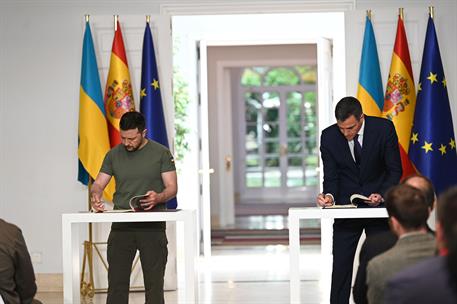 27/05/2024. Pedro Sánchez recibe al presidente de Ucrania, Volodimir Zelenski. El presidente del Gobierno, Pedro Sánchez, y el presidente de...