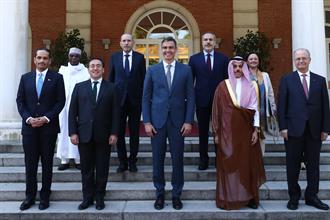29/05/2024. Pedro Sánchez meets with the members of the Arab-Islamic Ministerial Committee on Gaza. Family photo of the meeting of the Presi...