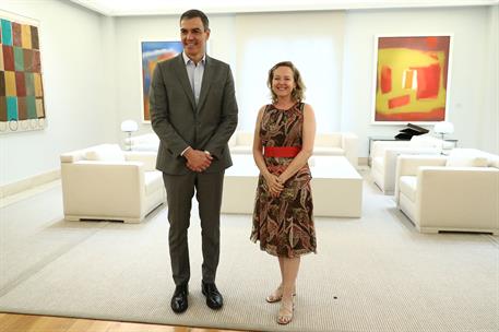29/07/2024. Pedro Sánchez se reúne con la presidenta del Banco Europeo de Inversiones. El presidente del Gobierno, Pedro Sánchez, junto a la...