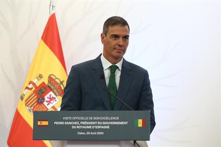 29/08/2024. El presidente del Gobierno viaja a Senegal (segunda jornada). El presidente del Gobierno, Pedro Sánchez, durante la comparecenci...