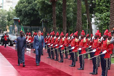 29/08/2024. El presidente del Gobierno viaja a Senegal (segunda jornada). El presidente del Gobierno, Pedro Sánchez, junto al presidente de ...