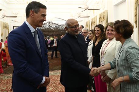 29/10/2024. Pedro S&#225;nchez contin&#250;a su viaje en la Rep&#250;blica de India. El presidente del Gobierno, Pedro S&#225;nchez, y el gobernador del Estado ...