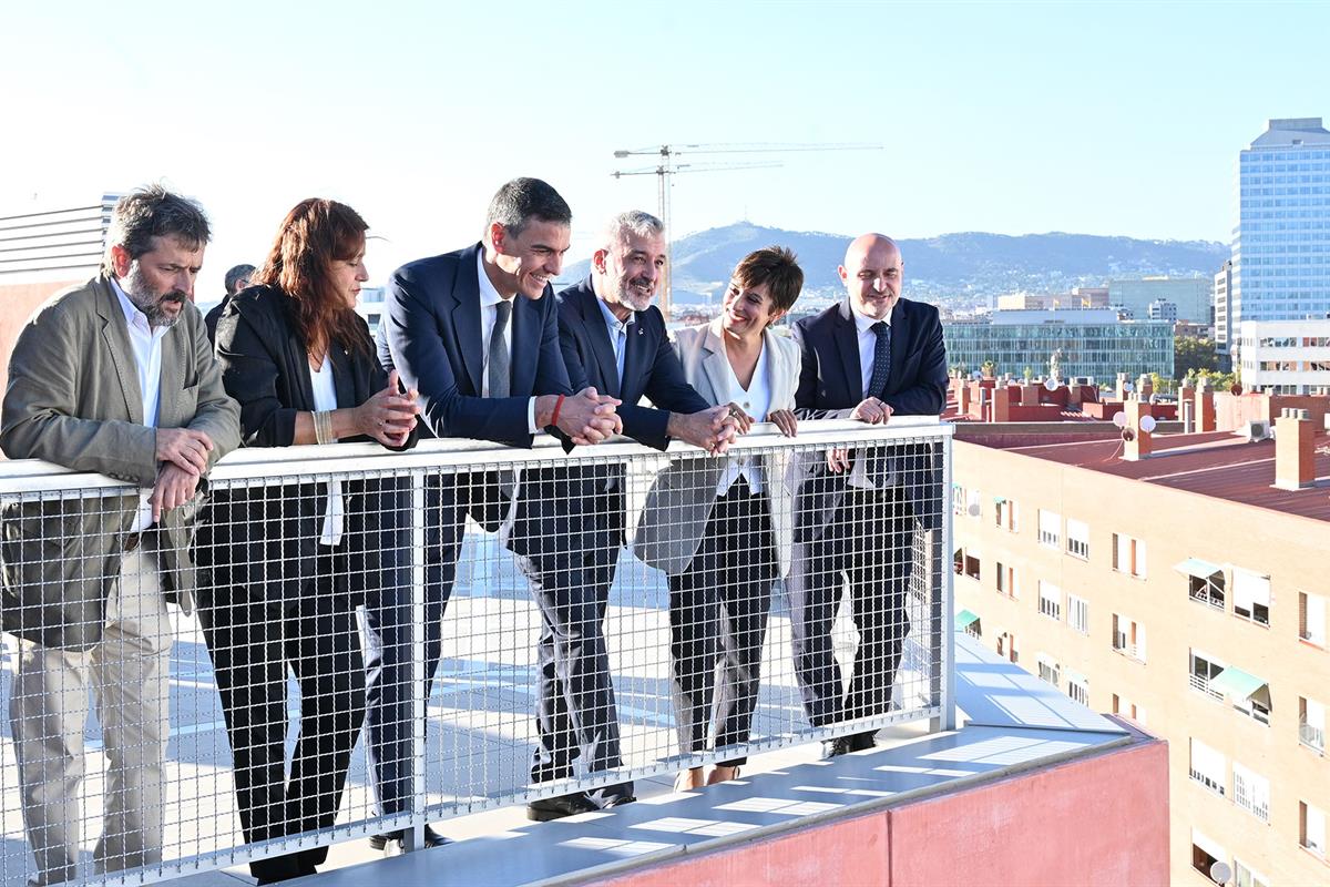 30/09/2024. Pedro Sánchez visits an affordable public rental housing development in Barcelona. The President of the Government of Spain, Ped...