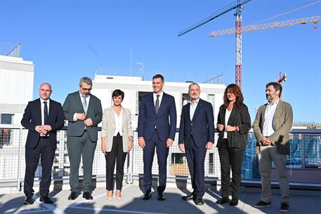 30/09/2024. Pedro Sánchez visits an affordable public rental housing development in Barcelona. The President of the Government of Spain, Ped...