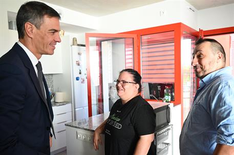 30/09/2024. Pedro Sánchez visits an affordable public rental housing development in Barcelona. Pedro Sánchez visits an affordable public ren...