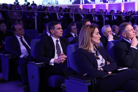 31/01/2024. Pedro S&#225;nchez asiste a la ceremonia de homenaje a Jacques Delors.. El presidente del Gobierno, Pedro S&#225;nchez, asiste a la ceremo...