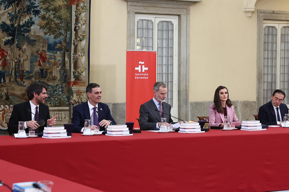 5/02/2025. Pedro Sánchez asiste a la reunión del Patronato del Instituto Cervantes. El ministro de Cultura, Ernest Urtazun, el presidente de...