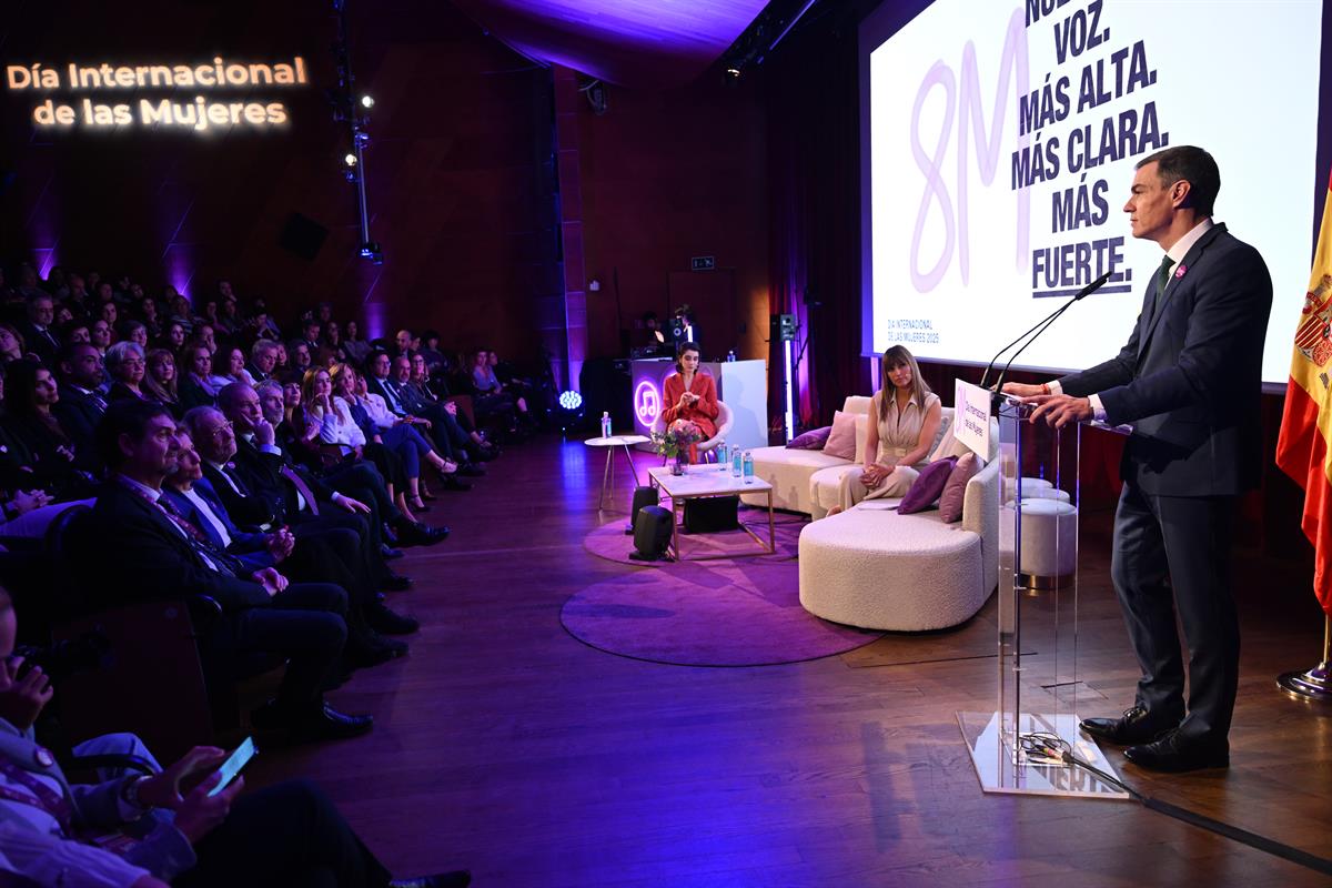 7/03/2025. Pedro Sánchez clausura el acto institucional con motivo del Día Internacional de las Mujeres. El presidente del Gobierno, Pedro S...