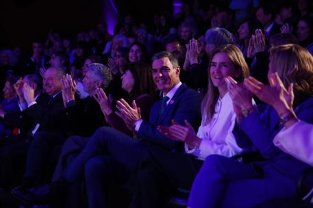 7/03/2025. Pedro Sánchez clausura el acto institucional con motivo del Día Internacional de las Mujeres. El ministro de Industria y Turismo,...