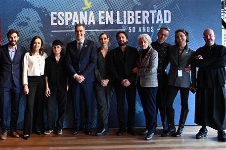 8/01/2025. Pedro S&#225;nchez preside el acto &quot;Espa&#241;a en Libertad&quot;. Foto de familia del acto &quot;Espa&#241;a en Libertad&quot;.