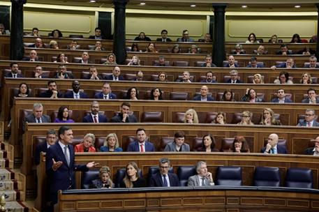 12/02/2025. Pedro S&#225;nchez interviene en la sesi&#243;n de control al Gobierno. El presidente del Gobierno, Pedro S&#225;nchez, junto a la vicepresiden...