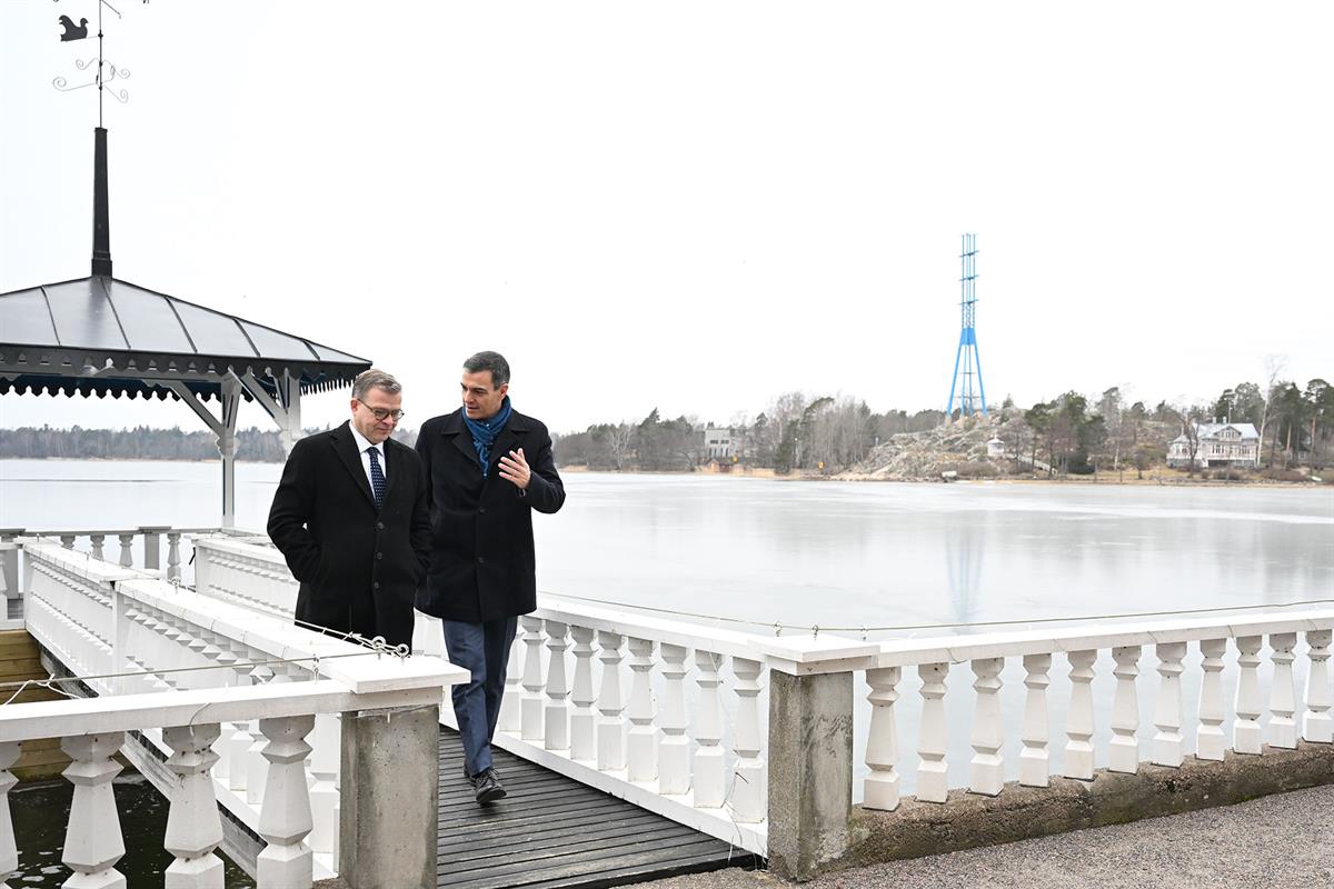 12/03/2025. Pedro Sánchez se reune con el primer ministro de Finlandia. El presidente del Gobierno, Pedro Sánchez, conversa con el primer mi...