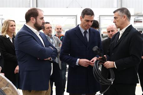 13/02/2025. Pedro S&#225;nchez visita la planta de Wallbox para la fabricaci&#243;n de cargadores de coches el&#233;ctricos. El presidente del Gobierno, Pe...