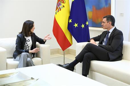 13/03/2025. Pedro Sánchez se reúne con los líderes de los grupos parlamentarios. El presidente del Gobierno, Pedro Sánchez, y la secretaria ...