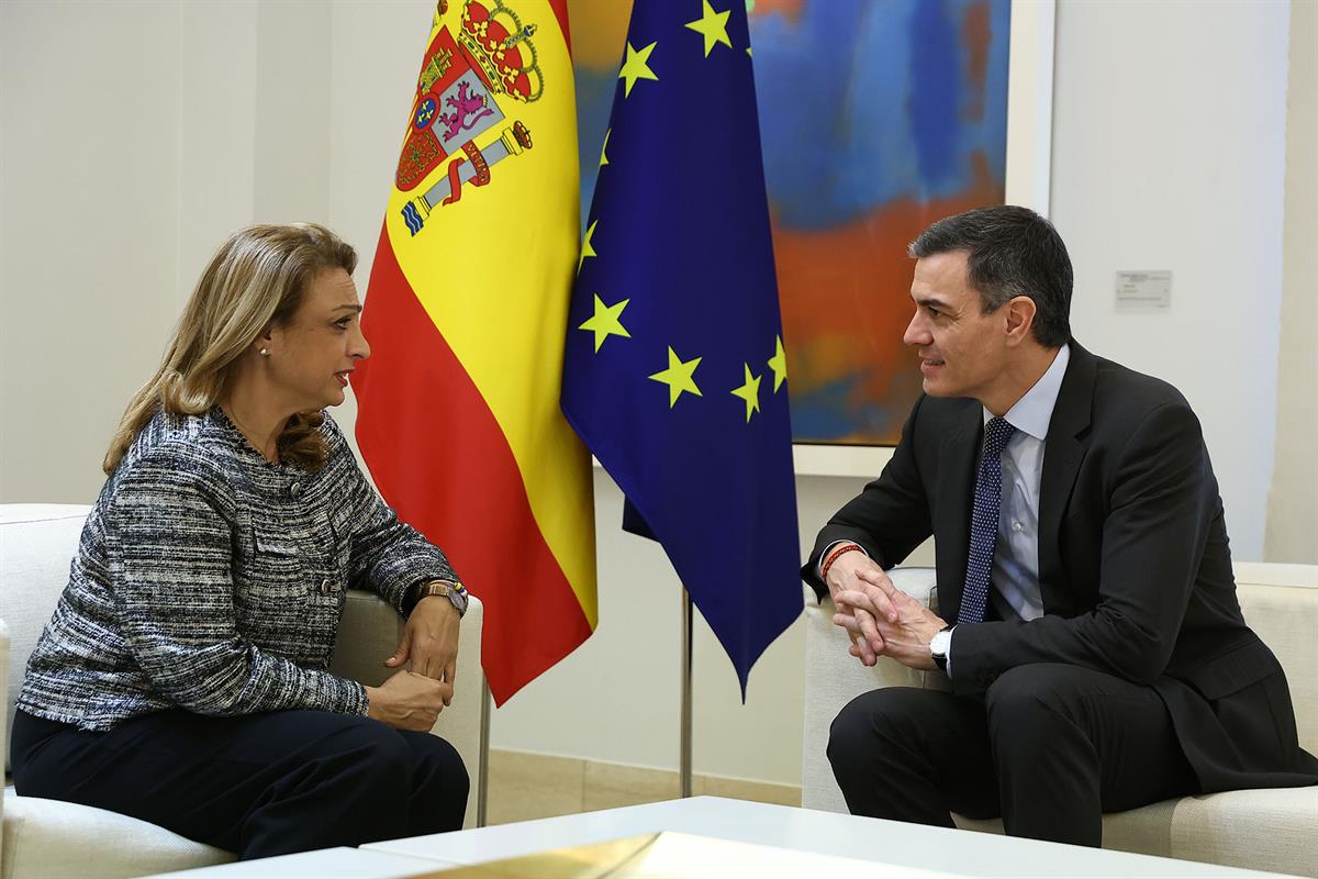 13/03/2025. Pedro Sánchez se reúne con los líderes de los grupos parlamentarios. 13/03/2025. El presidente del Gobierno, Pedro Sánchez, y la...