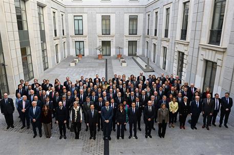 14/01/2025. Pedro Sánchez participa en la IX Conferencia de Embajadores y Embajadoras. Foto de familia de la IX Conferencia de Embajadores y...