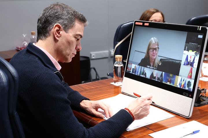 Pedro Sánchez participa por videoconferencia en la reunión de líderes sobre Ucrania