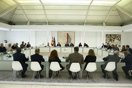 16/01/2025. Pedro S&#225;nchez se re&#250;ne con el comit&#233; asesor del proyecto &#39;Espa&#241;a en libertad. 50 a&#241;os&#39;. El presidente del Gobierno, Pedro S&#225;nche...