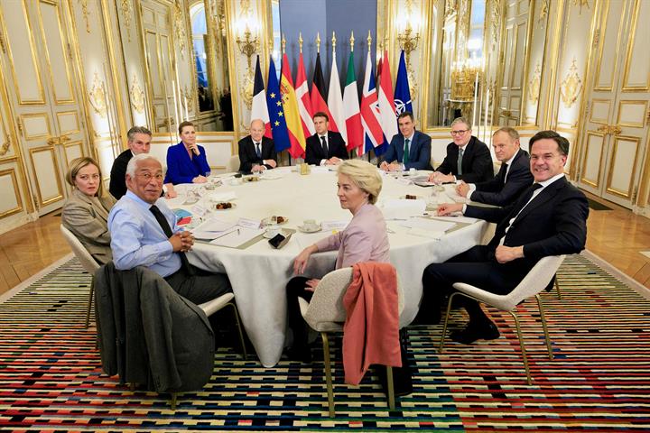 Los líderes europeos en el transcurso de la reunión