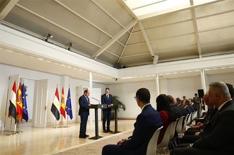 19/02/2025. Pedro S&#225;nchez recibe al presidente de Egipto, Abdelfatah Al-Sisi, en La Moncloa. El presidente del Gobierno, Pedro S&#225;nchez, y el...