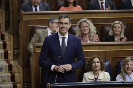 19/02/2025. Pedro S&#225;nchez interviene en la sesi&#243;n de control al Gobierno. El presidente Pedro S&#225;nchez junto a las vicepresidentas primera y ...