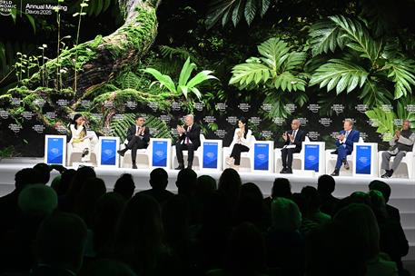 22/01/2025. Pedro S&#225;nchez participa en la 55&#170; reuni&#243;n anual del Foro Econ&#243;mico Mundial. El presidente del Gobierno, Pedro S&#225;nchez, junto al ...